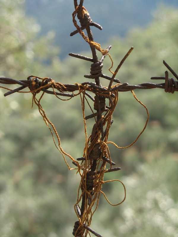 Stacheldrahtkreuz